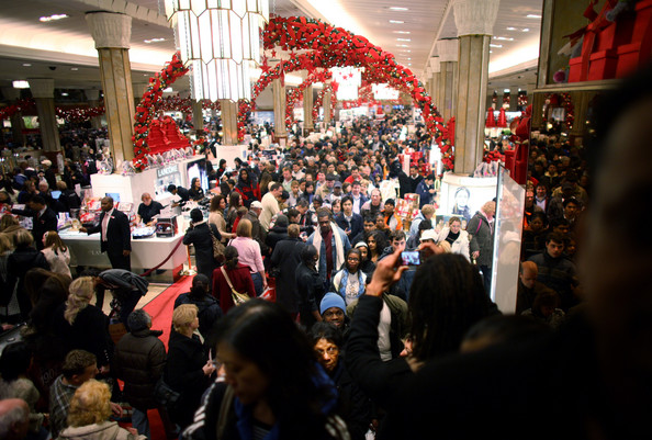 christmas-shopping-crowd