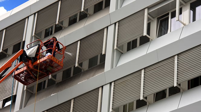 cleaning-hotel-windows